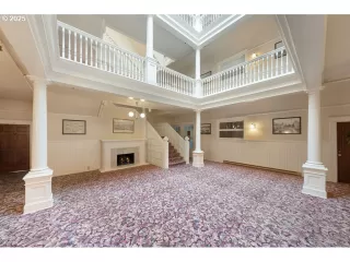 Photo #2: 250891043 Listing