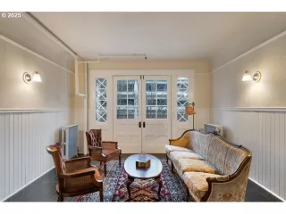 Photo #3: 250891043 Listing