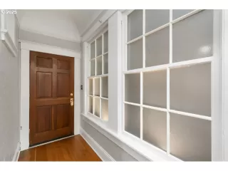 Photo #4: 250891043 Listing