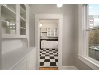 Photo #6: 250891043 Listing