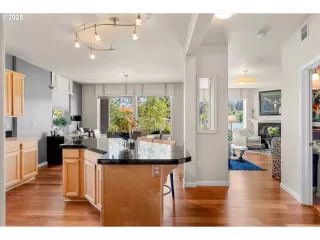 Photo #4: 250896715 Listing 