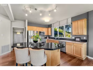 Photo #5: 250896715 Listing 