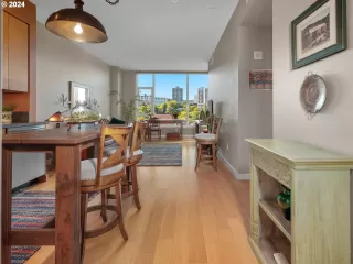 Photo #1: 251169807 Listing 