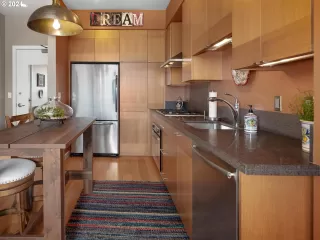 Photo #2: 251169807 Listing 