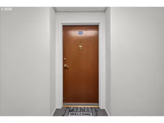 Photo #1: 251339829 Listing 