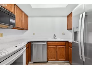 Photo #4: 251339829 Listing 