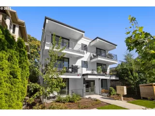 Photo #2: 251371547 Listing