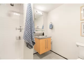 Photo #2: 251425025 Listing