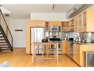 Photo #4: 251425025 Listing