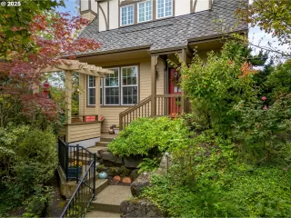 Photo #1: 251597345 Listing 