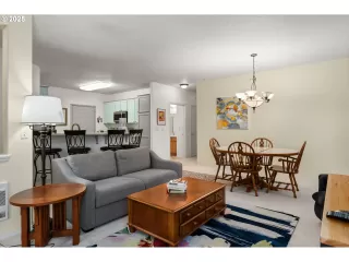 Photo #6: 251717644 Listing