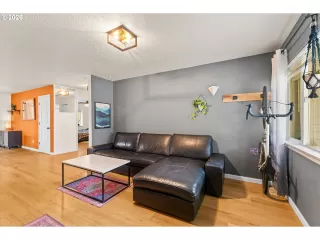 Photo #3: 251743166 Listing 