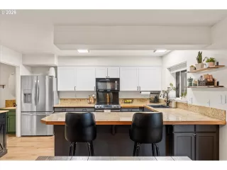 Photo #6: 251743166 Listing 