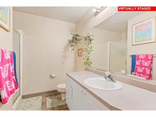 Photo #5: 251823063 Listing