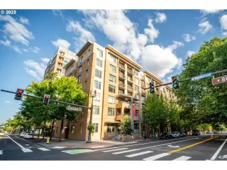 Browse active condo listings in PARKVIEW AT VANCOUVER CENTER