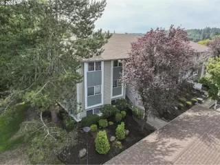 Photo #2: 252159793 Listing 