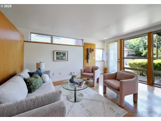 Photo #3: 252192575 Listing