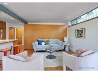 Photo #4: 252192575 Listing