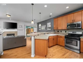 Photo #3: 252561399 Listing 