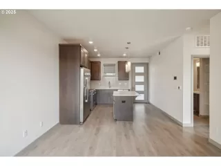 Photo #1: 252783249 Listing