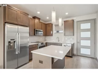 Photo #3: 252783249 Listing