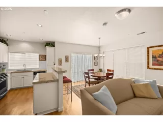 Photo #5: 253134014 Listing 