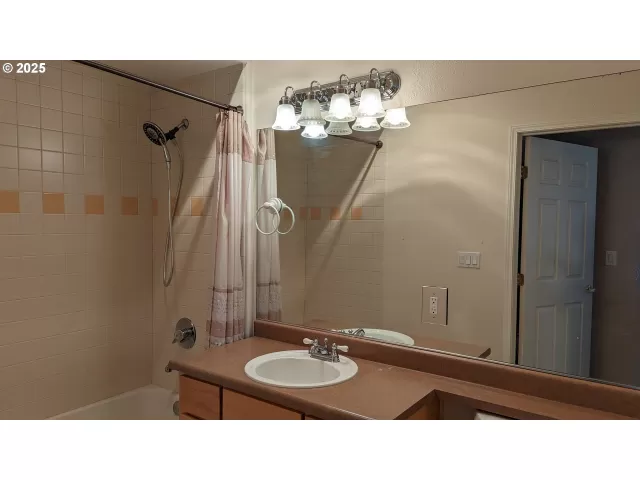 MLS: 253393419 Condo For Sale