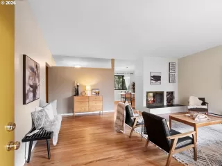 Photo #5: 253665374 Listing