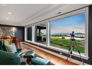 Photo #4: 253828695 Listing 