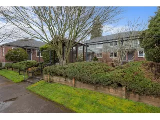 Photo #2: 254125990 Listing