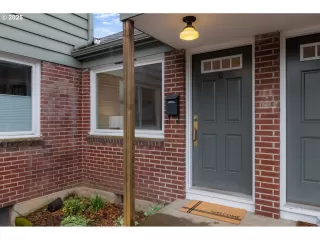 Photo #5: 254125990 Listing