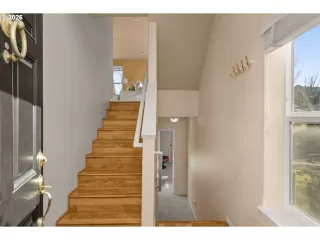 Photo #5: 254530271 Listing