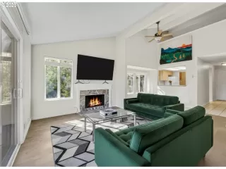 Photo #1: 254805116 Listing 