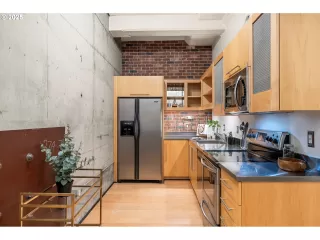 Photo #4: 255032466 Listing 
