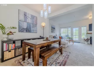 Photo #3: 255085484 Listing
