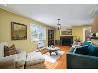 Photo #3: 255983933 Listing 