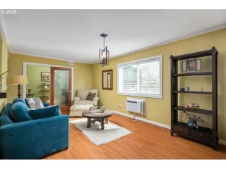 Photo #5: 255983933 Listing 