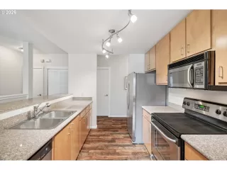 Photo #5: 256639336 Listing 