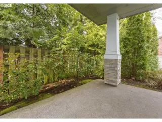 Photo #2: 256850354 Listing