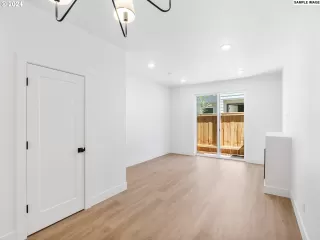 Photo #3: 257331154 Listing