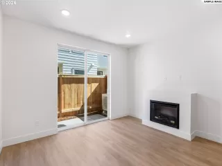 Photo #4: 257331154 Listing