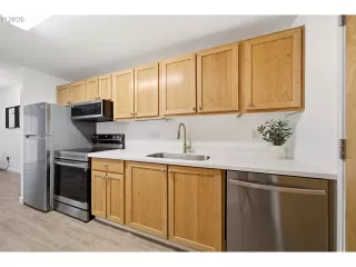 Photo #3: 257429344 Listing