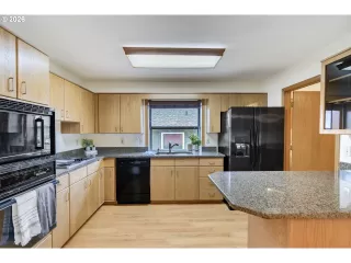 Photo #1: 257547946 Listing