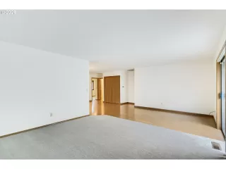 Photo #6: 257547946 Listing