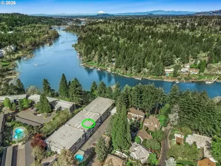 Photo #3: 258142701 Listing