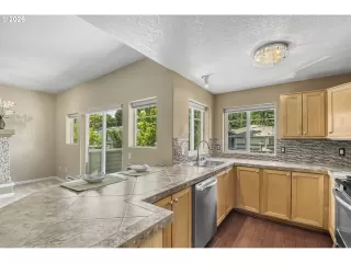 Photo #4: 258300327 Listing 