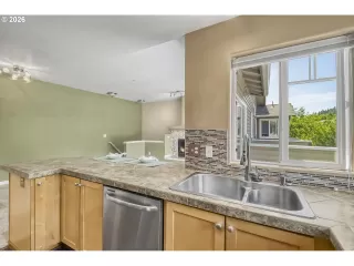 Photo #6: 258300327 Listing 