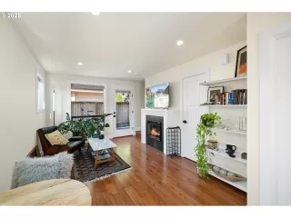 Photo #5: 258412532 Listing 