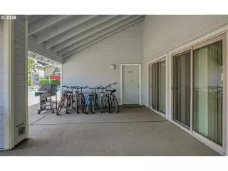 Photo #3: 258482154 Listing