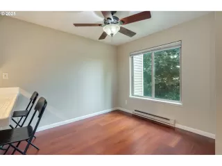 Photo #5: 258482154 Listing